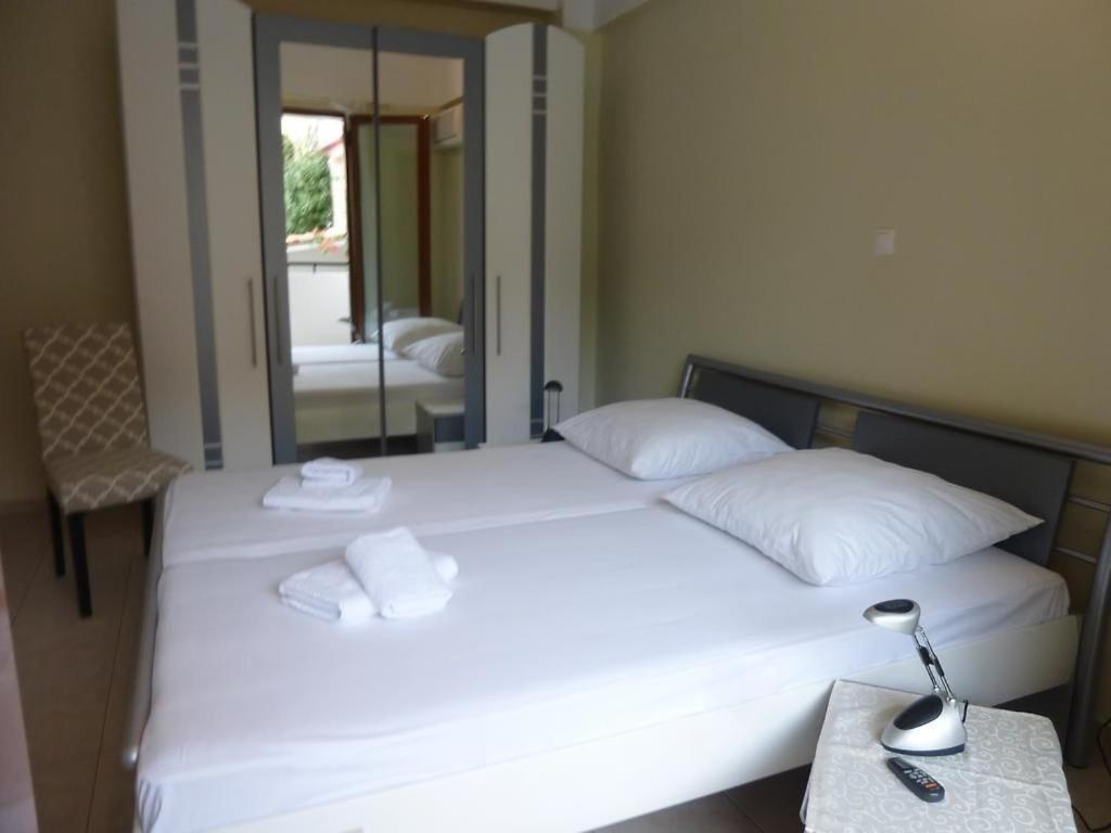 Anesis Apartments Agia Marina  Екстер'єр фото